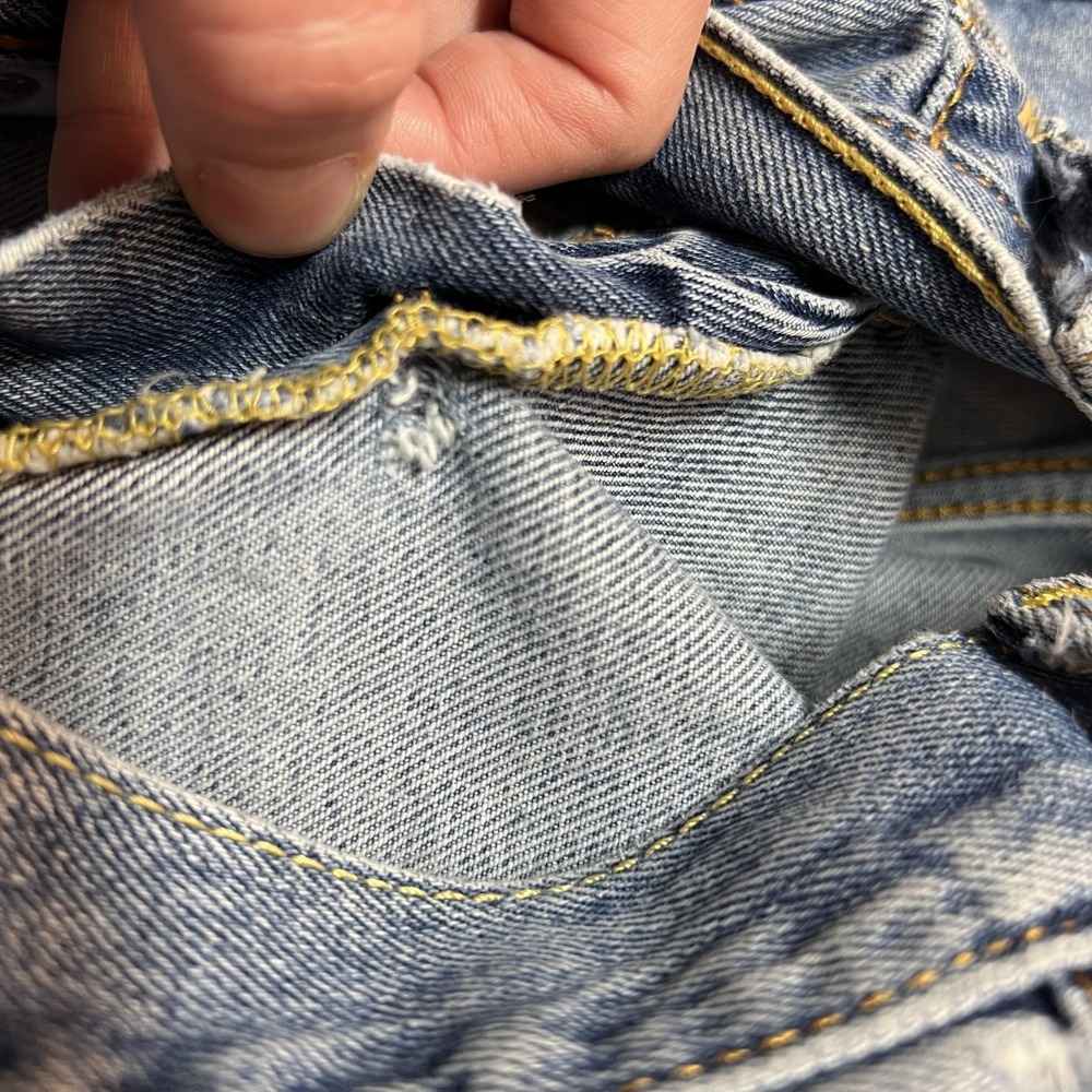 Levis 550 Jeans Mens 36x34 Blue Light Wash Relaxed Tapered Denim Pants Casual - Picture 9 of 16